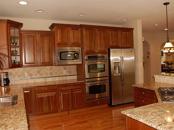 upgraded deluxe kitchen