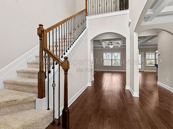 3rd image of 215 Ryan Ln