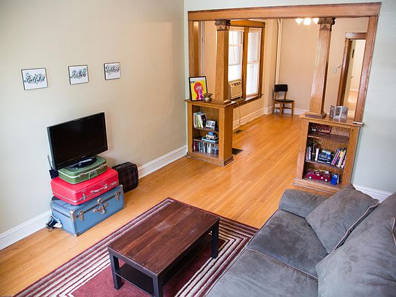 2nd image of 3007 W Lyndale St APT 1