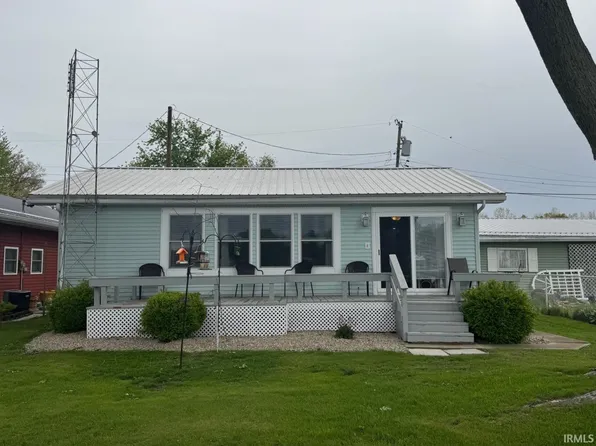 3036 SE Lakeshore Dr, Macy, IN 46951