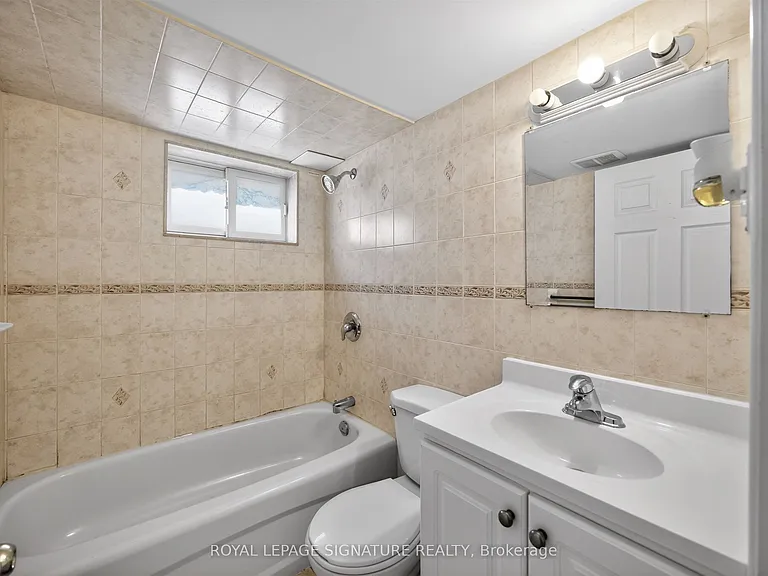 426 Armadale Ave — Photo 43