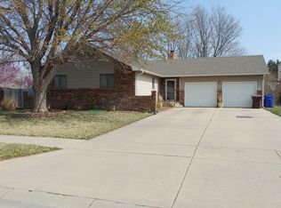 1644 Sunset Dr, McPherson, KS 67460