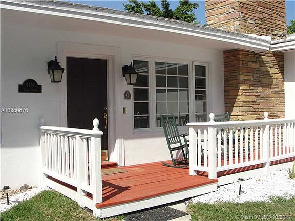 2nd image of 4114 Santa Maria St #0