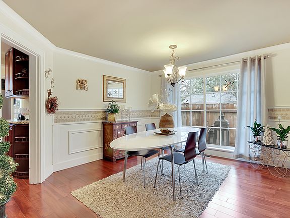 5th image of 9823 Dekoven Dr SW