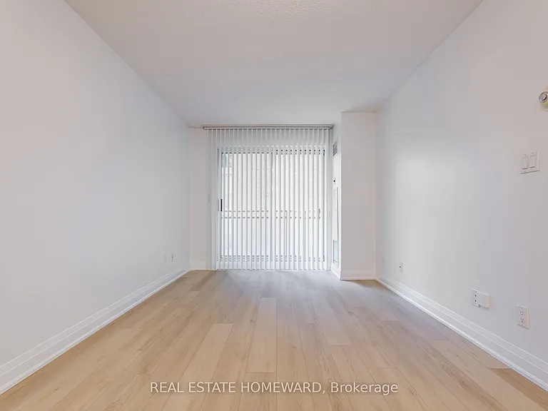 300 Bloor St E #611 — Photo 12