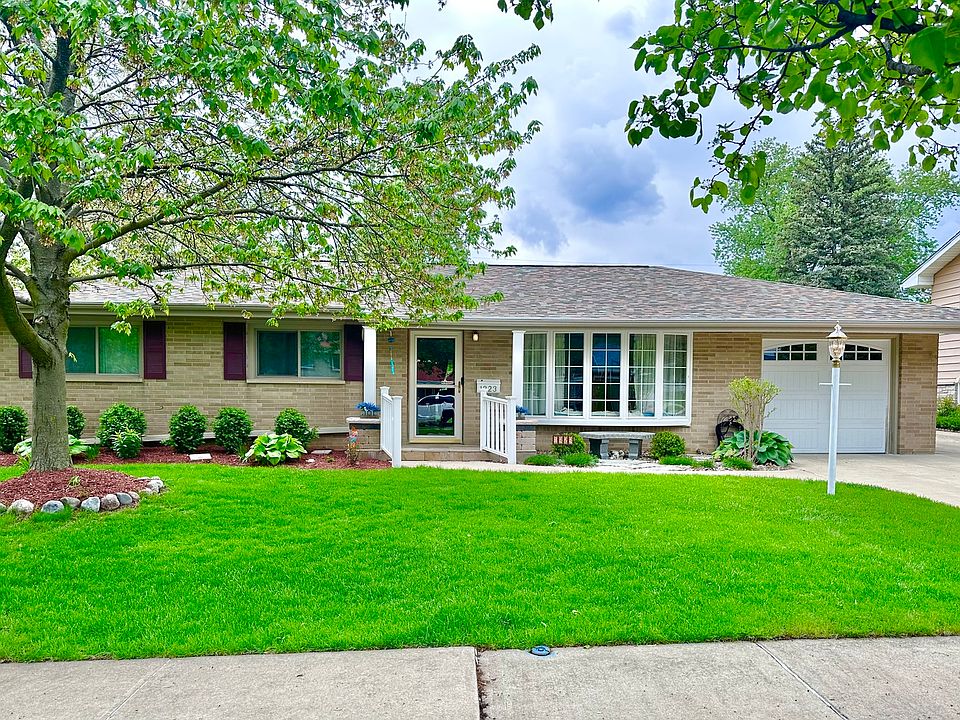 1st image of 1323 Park Dr