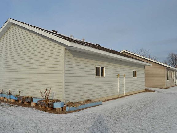3rd image of 202 Deerwood Ln S