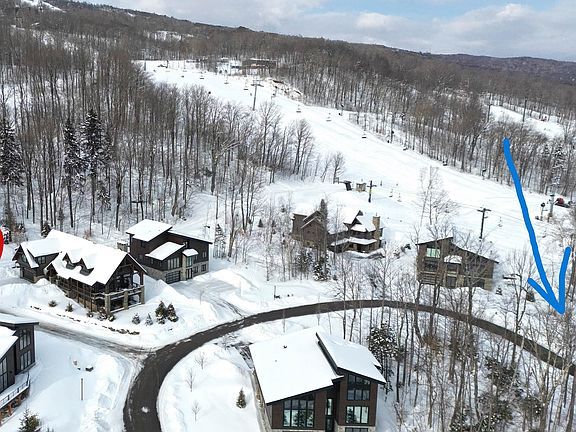 4th image of 19 Sundance Village Loop