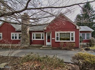 324 W Center Hill Rd, Dallas, PA 18612