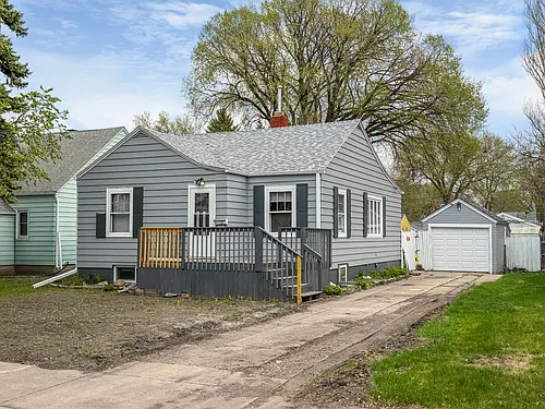1405 Cherry St Photo 1
