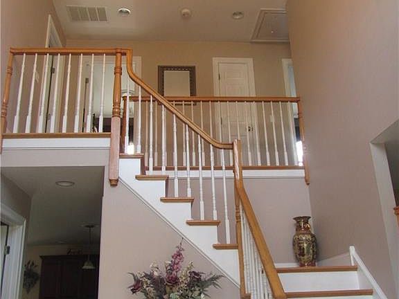 3rd image of 21 Millers Brook Dr