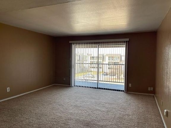 3rd image of 206 Plaza Verde Dr APT E38