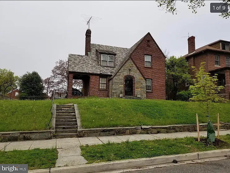5416 1st St NE photo 1