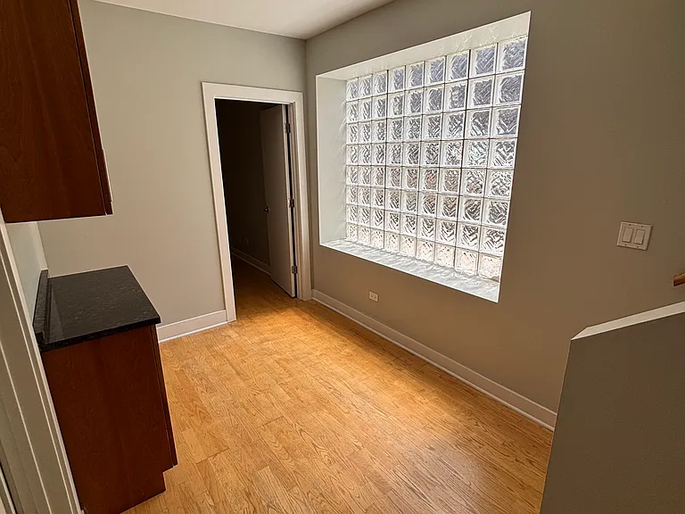2245 W Barry Ave #2C — Photo 10