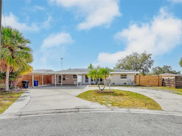 3946 Omega Cir, Sarasota, FL 34235