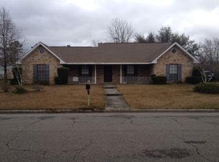 605 Country Club Dr, Picayune, MS 39466