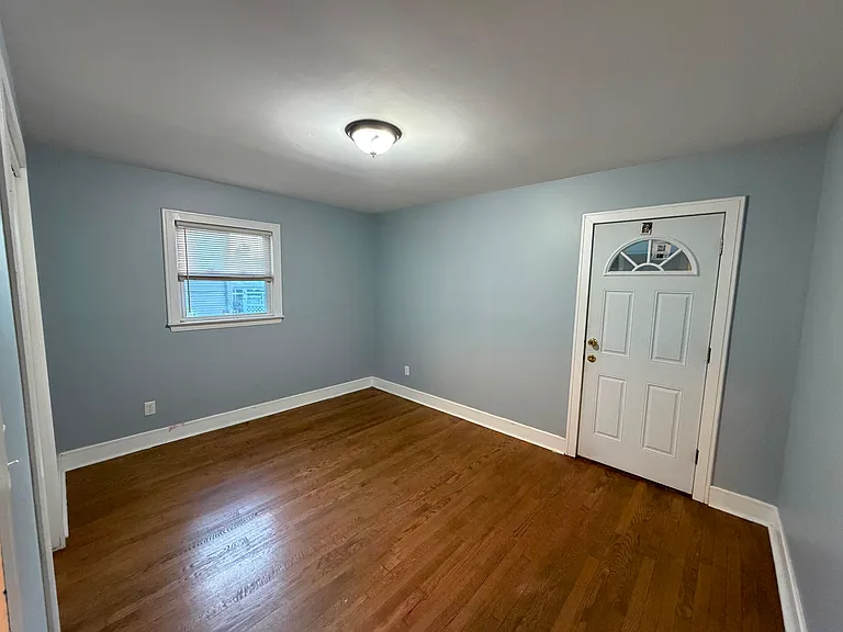 521 Burnham Rd — Photo 7