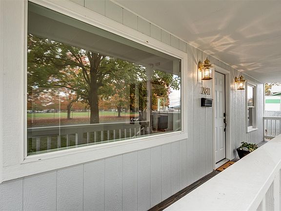 4th image of 2811 E Heroy Ave
