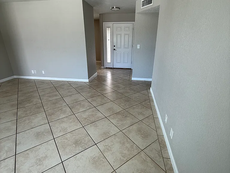 2953 Canyon Oak Dr — Photo 8