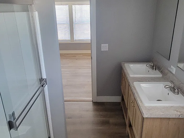 4214 E Fremont St — Photo 14
