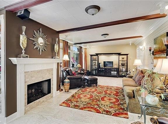 3rd image of 605 Fairfield Ave