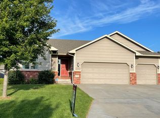 3 Knott Ct, Hesston, KS 67062