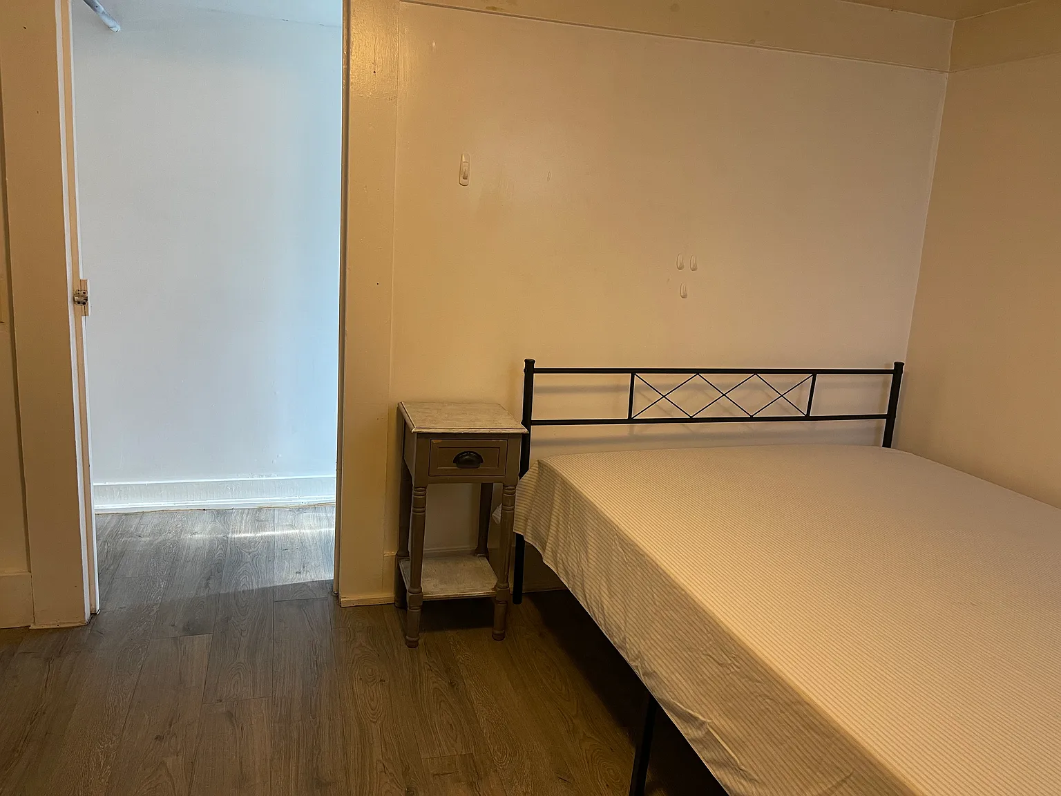 1 bed, 1600 sqft, $900 — Photo 4
