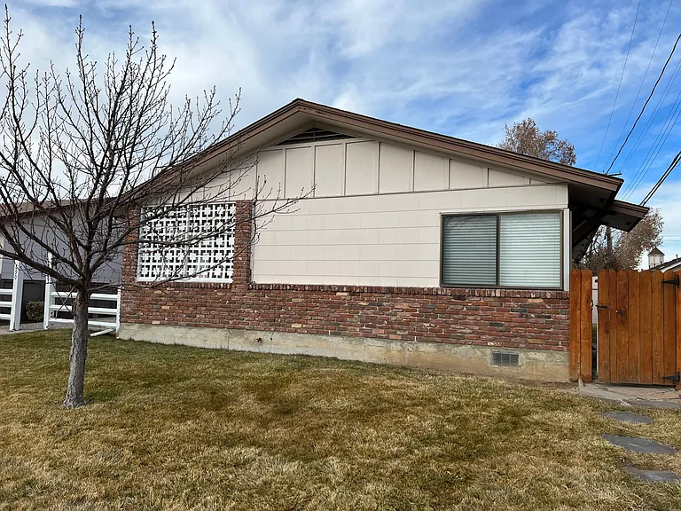 880 Tyler Way — Photo 18