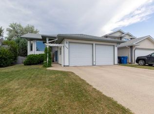 160 Heritage Blvd W, Lethbridge, AB T1K6X1