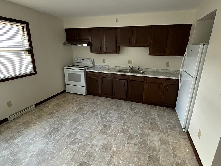 708-712 Venango Ave #8 — Photo 2