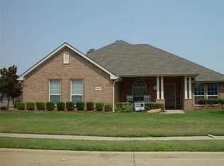 833 Evandale Rd, Burleson, TX 76028