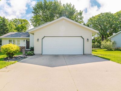 992 Honey Creek Rd, Oshkosh, WI, 54904