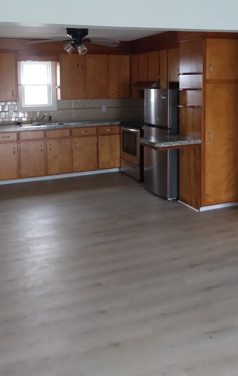 Kitchen view right - 378 Goodwin St #D