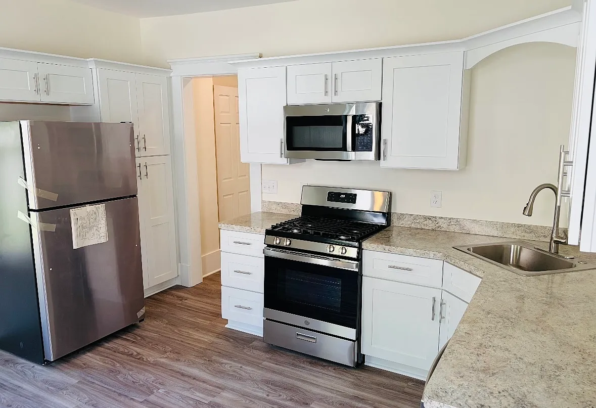 1 bed, 1000 sqft, $1,000 — Photo 1