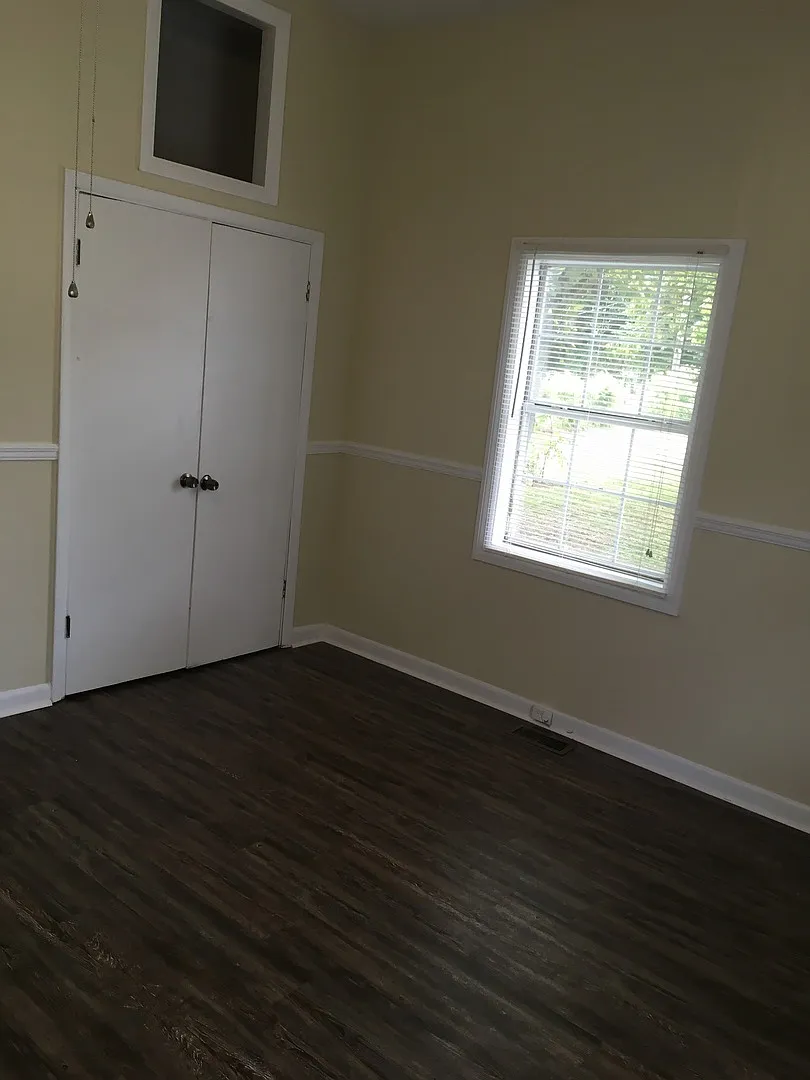 One bed/ one bath house — Photo 4