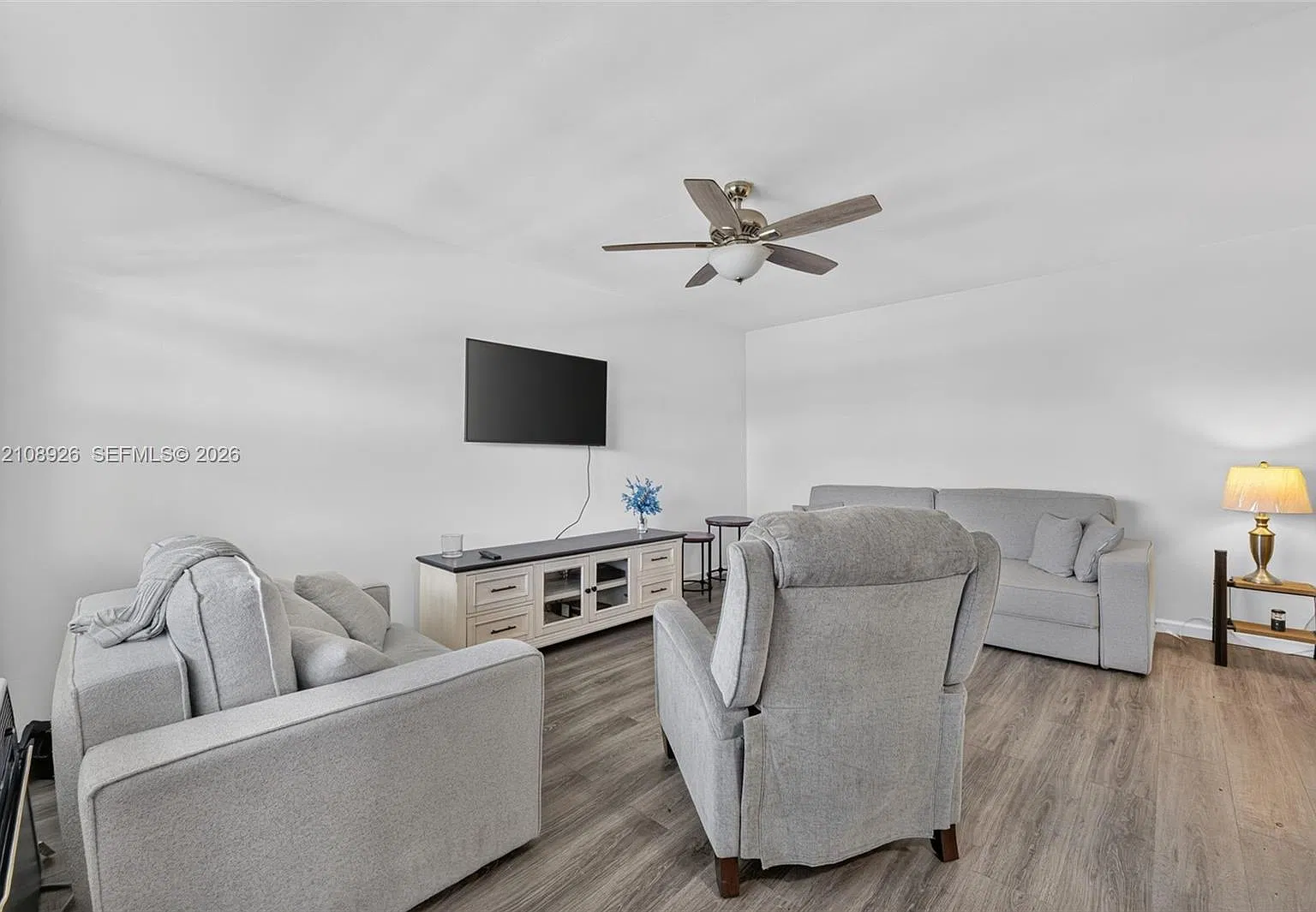 Lake Mayan Apts Co-Op — Photo 2