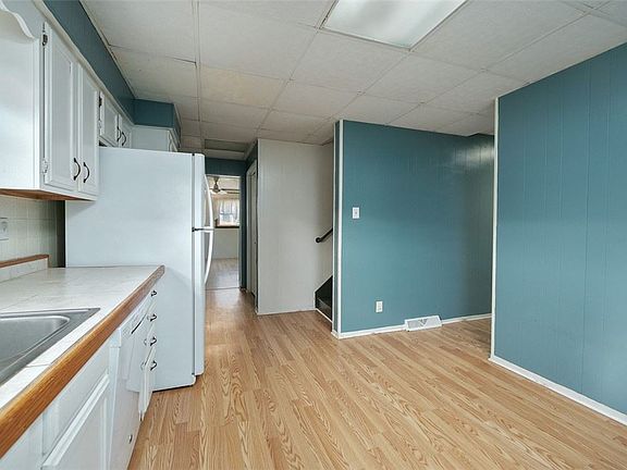 4th image of 410 Miller St