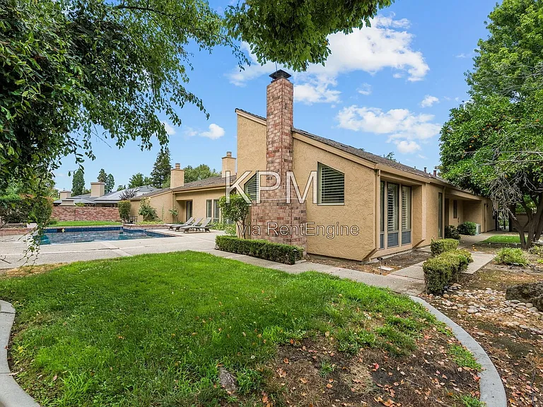 3342 Cove Cir — Photo 57