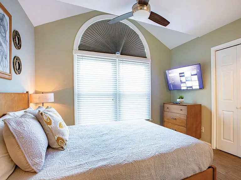 125 W Victoria Ct #D — Photo 25