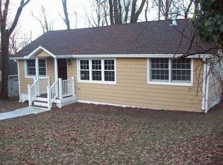 150 Coon Den Rd, Highland Lakes, NJ 07422