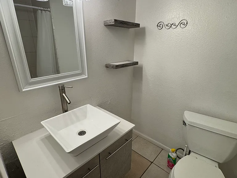 1022 Linden St #2 — Photo 9