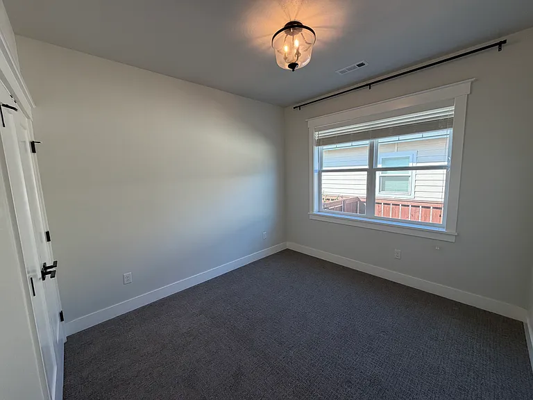 410 Castle Rock Dr — Photo 11