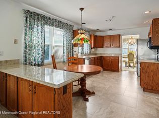 102 Meadowbrook Rd, Brick, NJ 08723