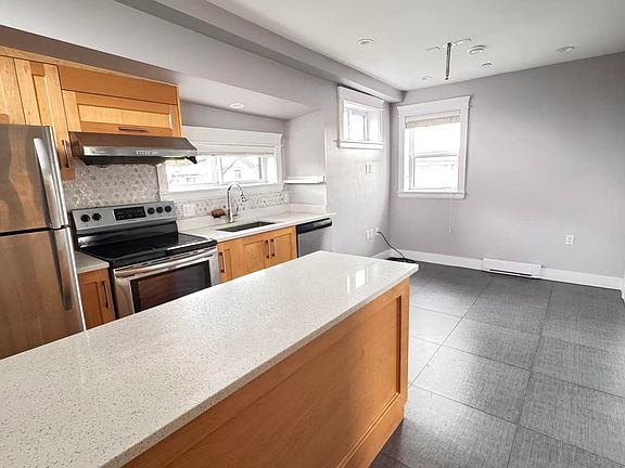 5th image of 3202 E 5th Ave