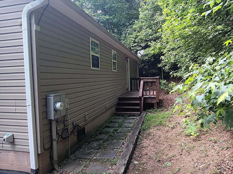 124 Tradewinds Rd — Photo 4