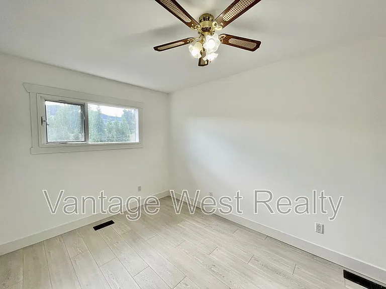 240A Wallace Rd — Photo 19