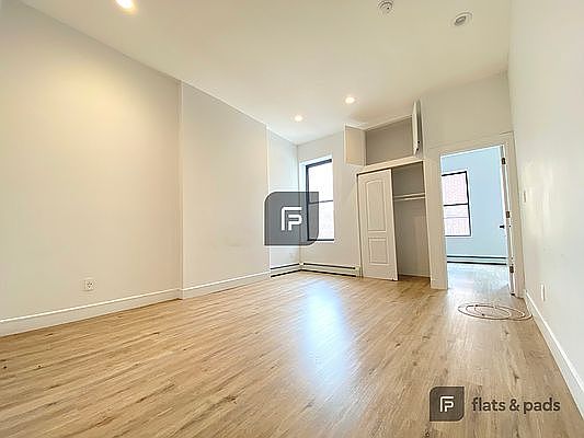 4th image of 189 Jefferson Ave APT 3A