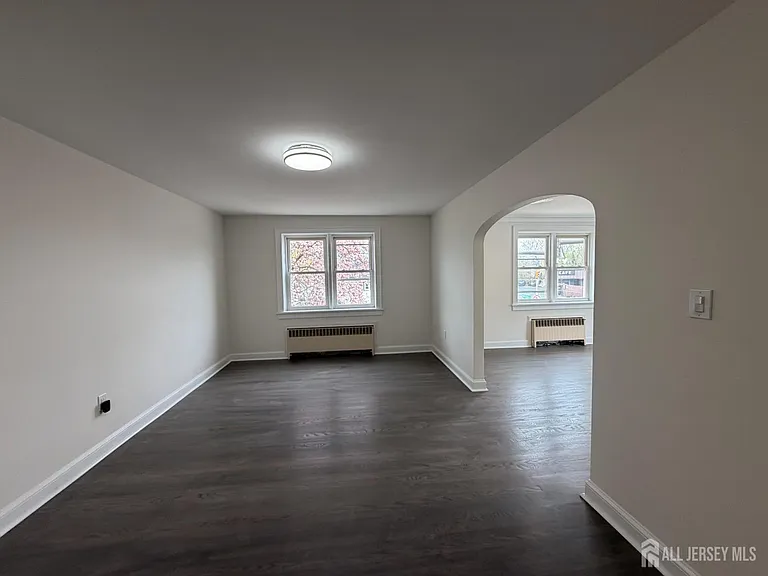 1020 Raritan Ave — Photo 9