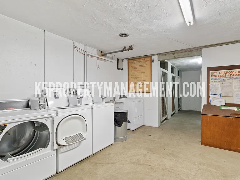 Town and Country Apartments — Photo 22