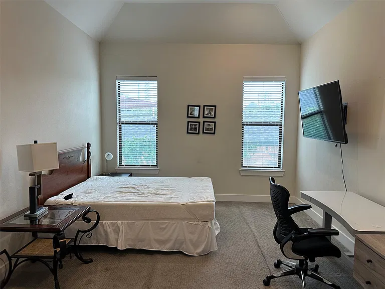 2616 Riverside Dr #B — Photo 11
